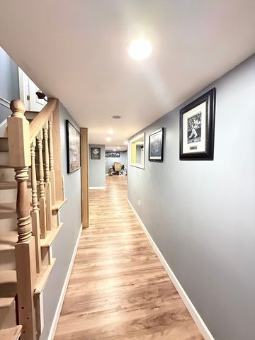 7 Central St, Saugus, MA 01906