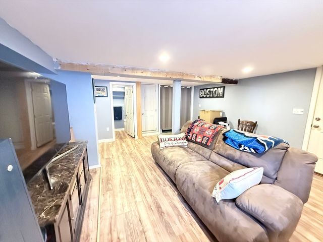 7 Central St, Saugus, MA 01906