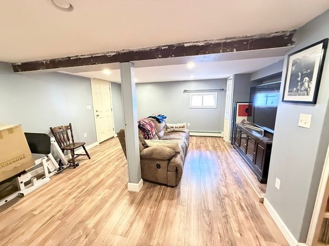 7 Central St, Saugus, MA 01906