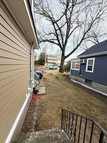 7 Central St, Saugus, MA 01906