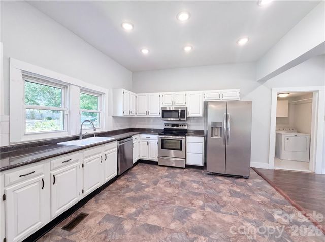 406 Dingler Avenue, Mooresville, NC 28115