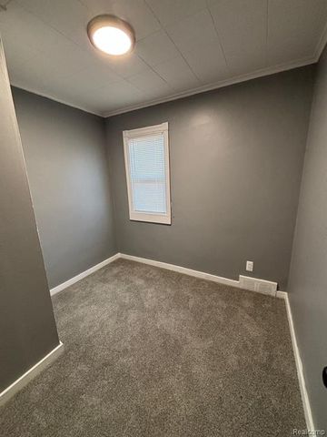 11035 Essex Avenue, Warren, MI 48089