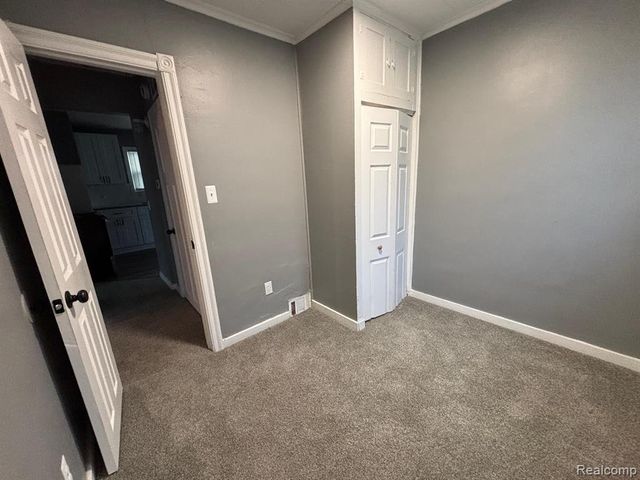 11035 Essex Avenue, Warren, MI 48089