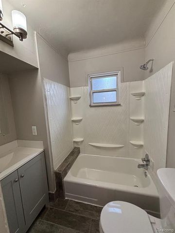 11035 Essex Avenue, Warren, MI 48089