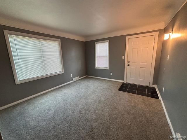 11035 Essex Avenue, Warren, MI 48089