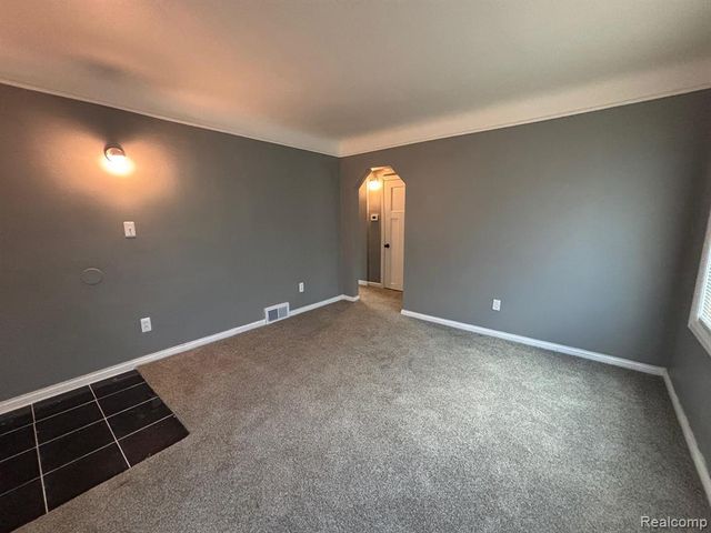 11035 Essex Avenue, Warren, MI 48089