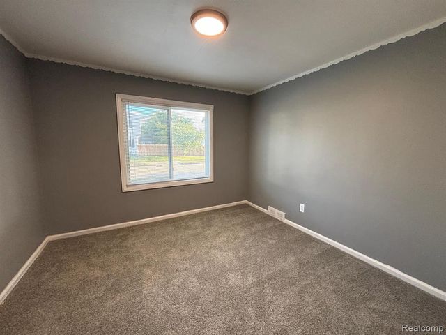 11035 Essex Avenue, Warren, MI 48089