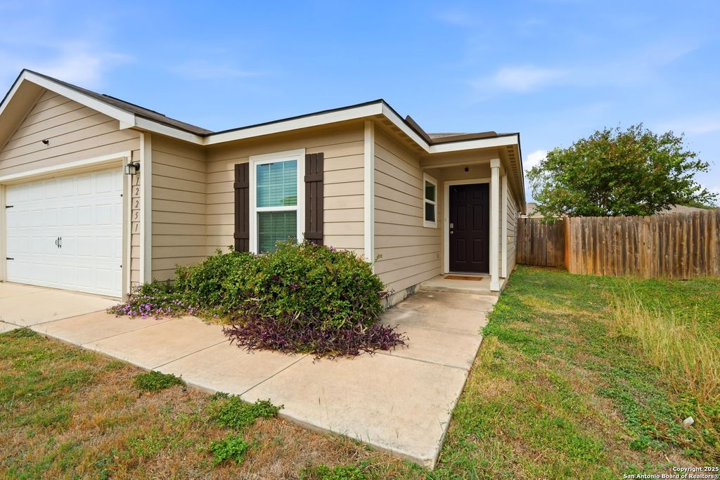 12251 Siragusa, San Antonio, TX 78252
