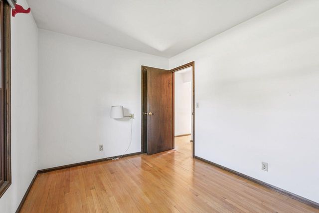 15025 W Mark DRIVE, New Berlin, WI 53151