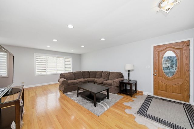 8512 Natchez Avenue, Burbank, IL 60459