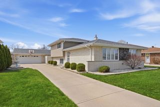 8512 Natchez Avenue, Burbank, IL 60459