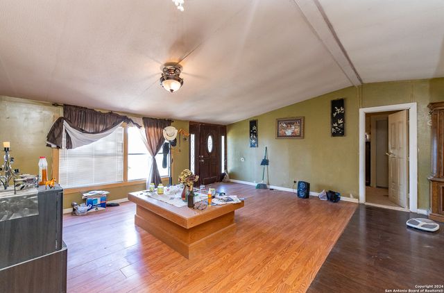 989 Oil Well Road, Pipe Creek, TX 78063