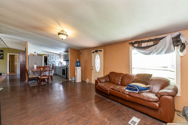 989 Oil Well Road, Pipe Creek, TX 78063