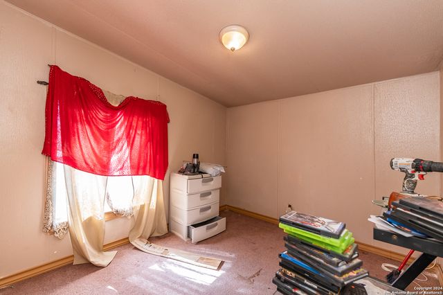 989 Oil Well Road, Pipe Creek, TX 78063