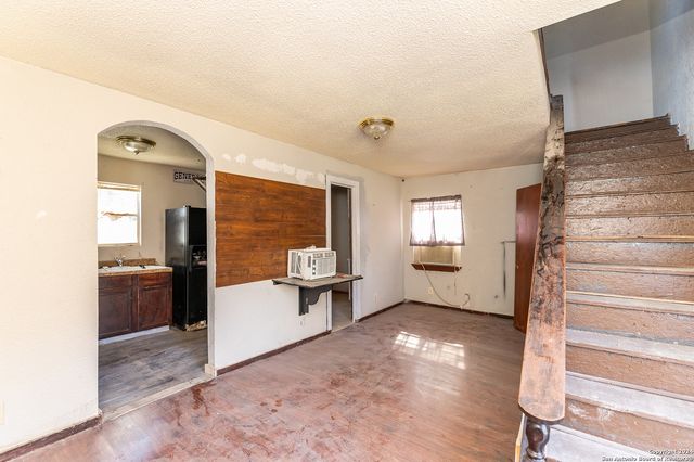 989 Oil Well Road, Pipe Creek, TX 78063