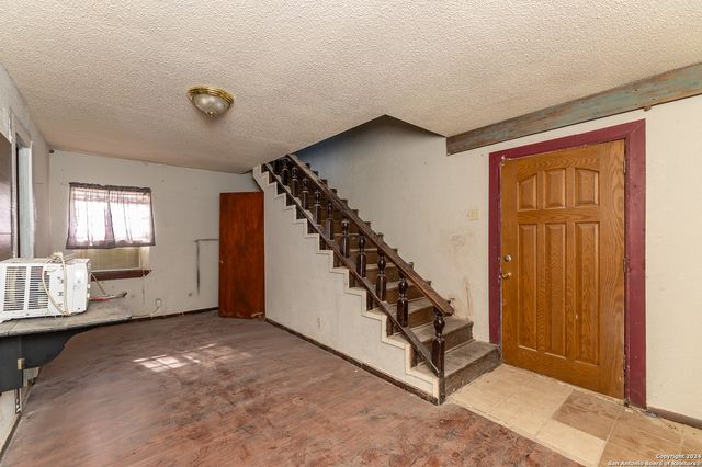 989 Oil Well Road, Pipe Creek, TX 78063