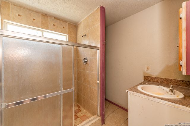 989 Oil Well Road, Pipe Creek, TX 78063