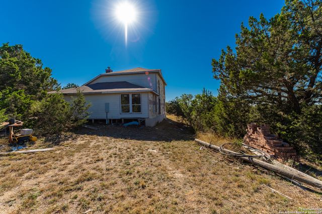 989 Oil Well Road, Pipe Creek, TX 78063