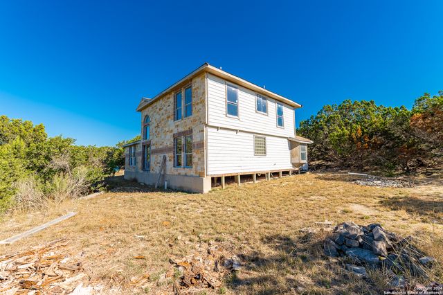 989 Oil Well Road, Pipe Creek, TX 78063