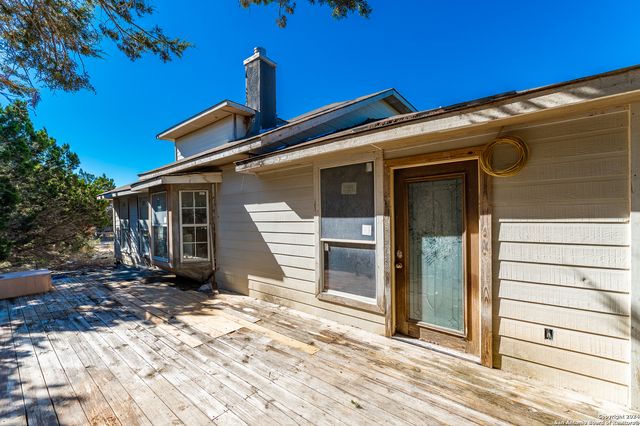 989 Oil Well Road, Pipe Creek, TX 78063
