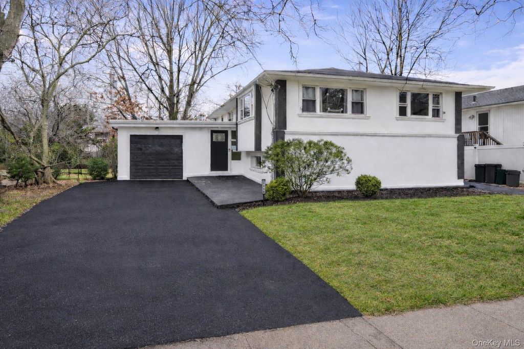 1016 Westwood Road, Woodmere, NY 11598
