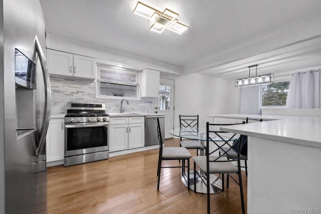 1016 Westwood Road, Woodmere, NY 11598 — photo 5