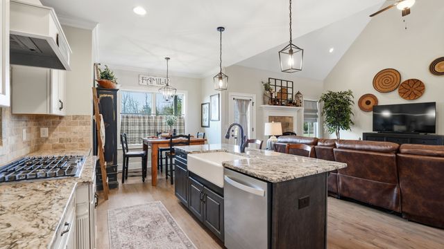 4282 Coles Ferry Pike, Lebanon, TN 37087