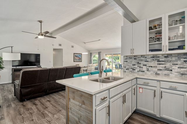 105 Tarno Lane, Gun Barrel City, TX 75156
