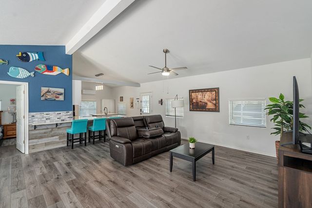 105 Tarno Lane, Gun Barrel City, TX 75156