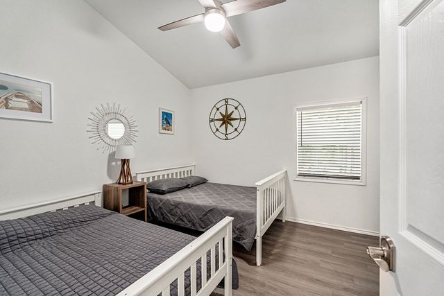 105 Tarno Lane, Gun Barrel City, TX 75156