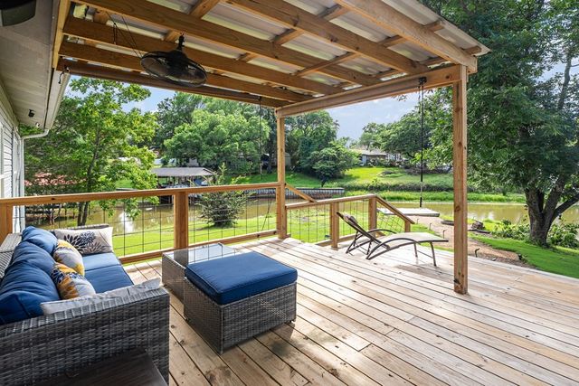 105 Tarno Lane, Gun Barrel City, TX 75156