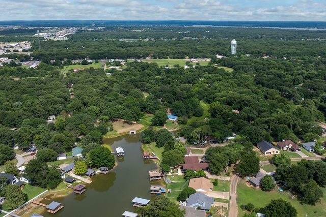 105 Tarno Lane, Gun Barrel City, TX 75156