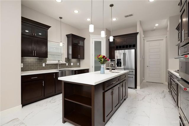 717 N Park Place Drive, Weslaco, TX 78599