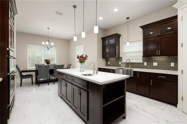 717 N Park Place Drive, Weslaco, TX 78599