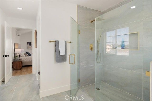 5732 Hillcrest Drive, Los Angeles, CA 90043