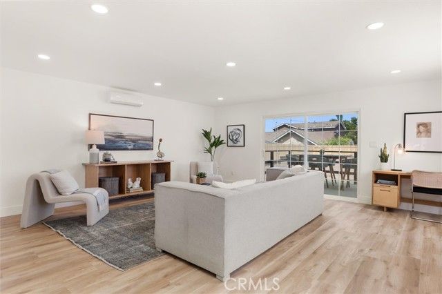 5732 Hillcrest Drive, Los Angeles, CA 90043