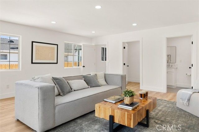 5732 Hillcrest Drive, Los Angeles, CA 90043