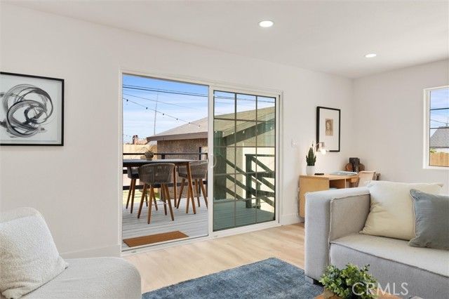 5732 Hillcrest Drive, Los Angeles, CA 90043