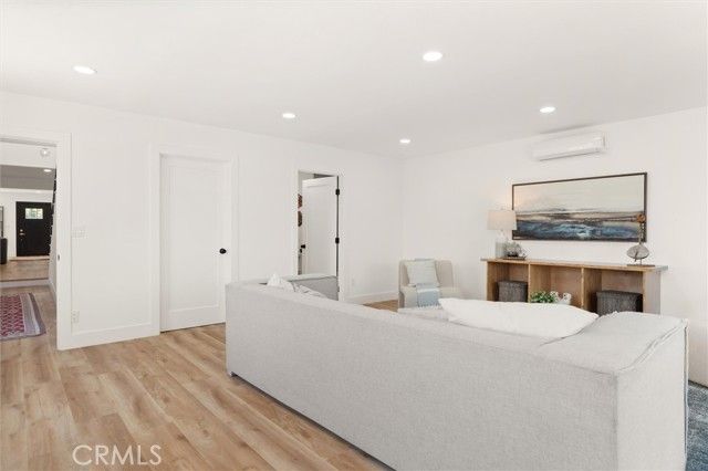 5732 Hillcrest Drive, Los Angeles, CA 90043