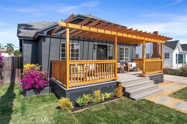 5732 Hillcrest Drive, Los Angeles, CA 90043