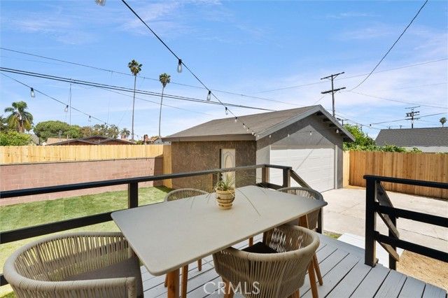 5732 Hillcrest Drive, Los Angeles, CA 90043