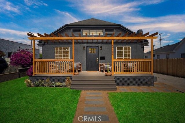 5732 Hillcrest Drive, Los Angeles, CA 90043