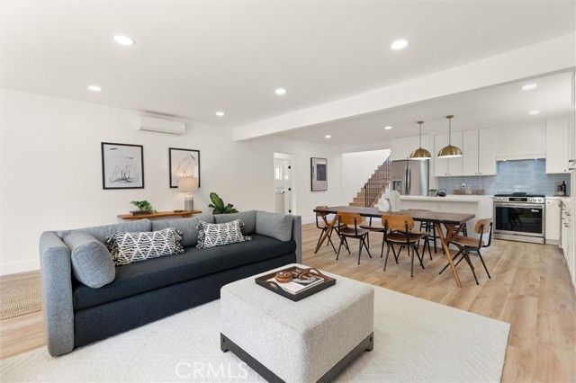 5732 Hillcrest Drive, Los Angeles, CA 90043