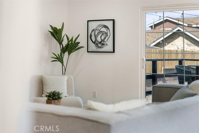 5732 Hillcrest Drive, Los Angeles, CA 90043