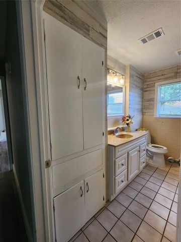 9711 Aguila Street, Houston, TX 77013