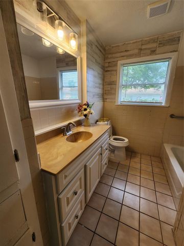 9711 Aguila Street, Houston, TX 77013