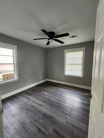 9711 Aguila Street, Houston, TX 77013