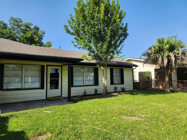 9711 Aguila Street, Houston, TX 77013