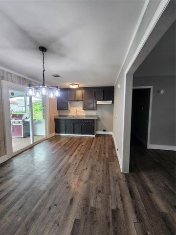 9711 Aguila Street, Houston, TX 77013