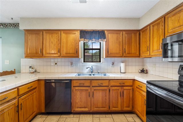 12063 W Highway 156, West Fork, AR 72774